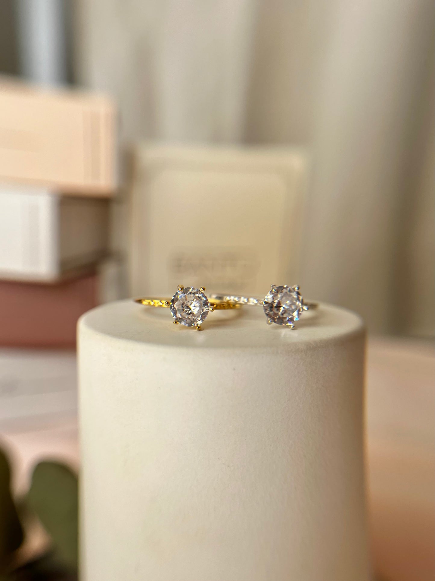 Anel Solitário 6 Garras Trabalhado