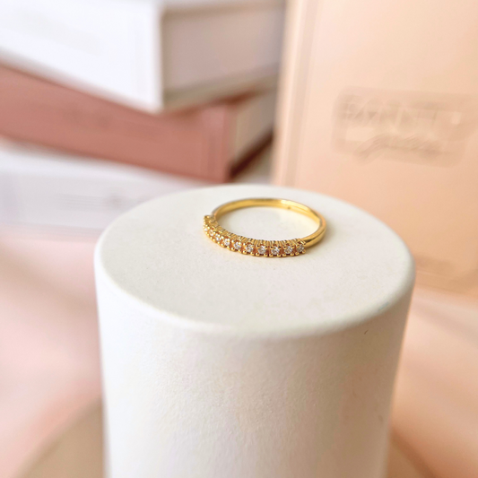 Anel Aparador Meia Aliança Cravejada