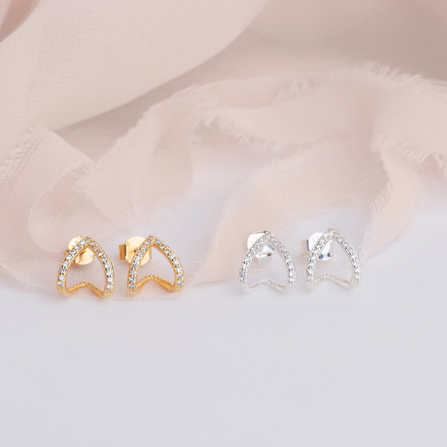 Brinco Moissanite V Cravejado