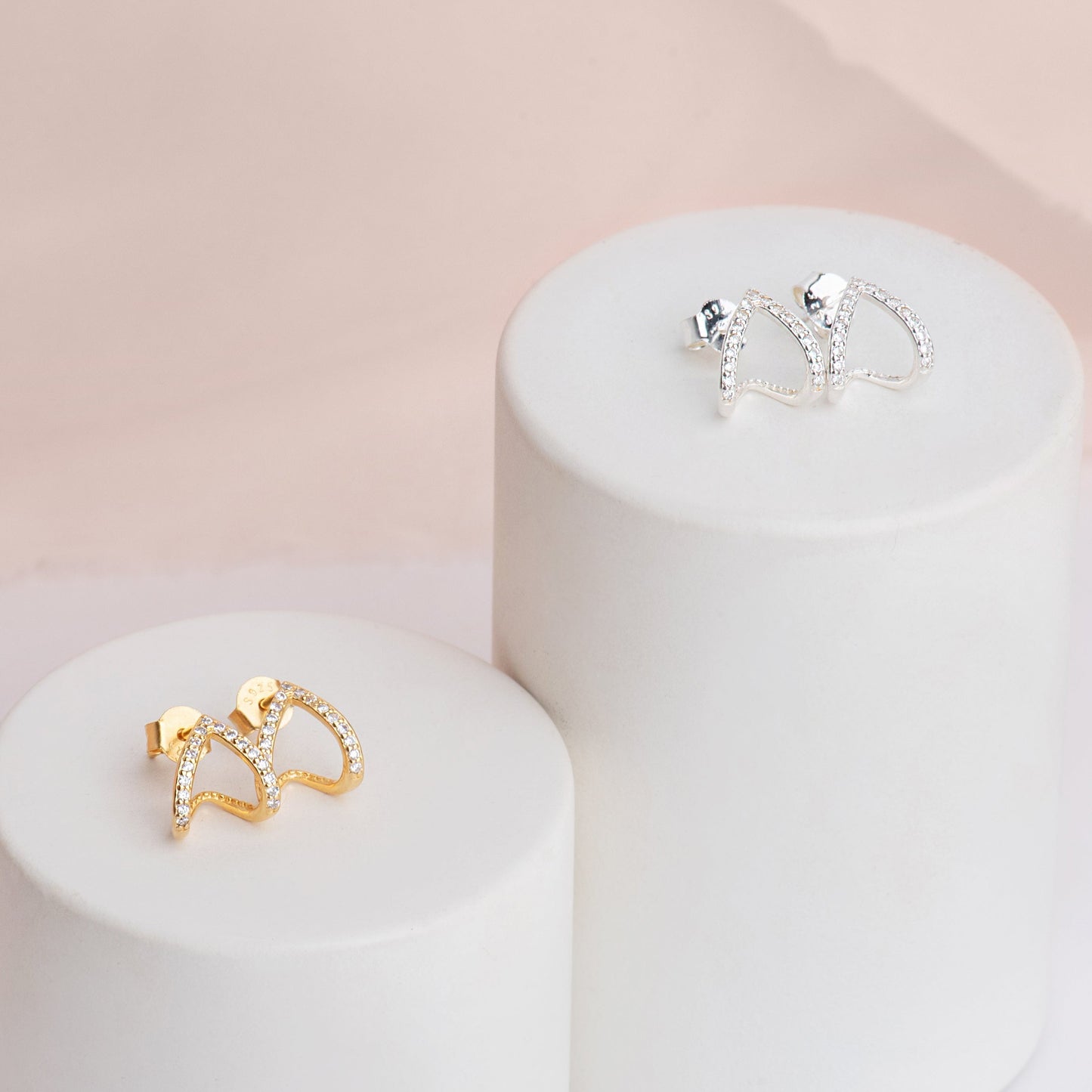 Brinco Moissanite V Cravejado