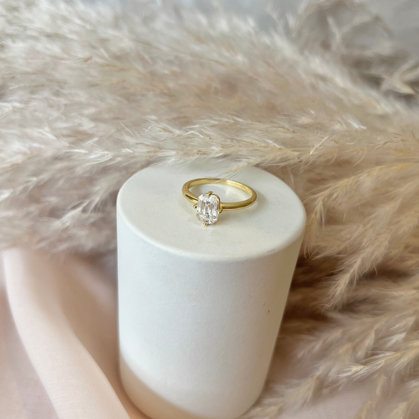 Anel Solitário Moissanite Emerald Cut