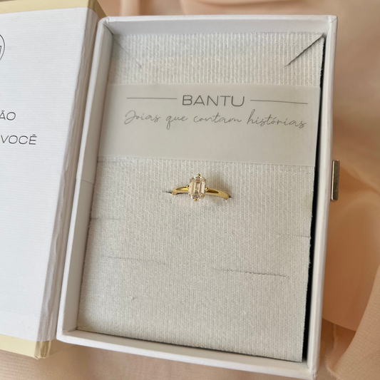 Anel Solitário Moissanite Emerald Cut