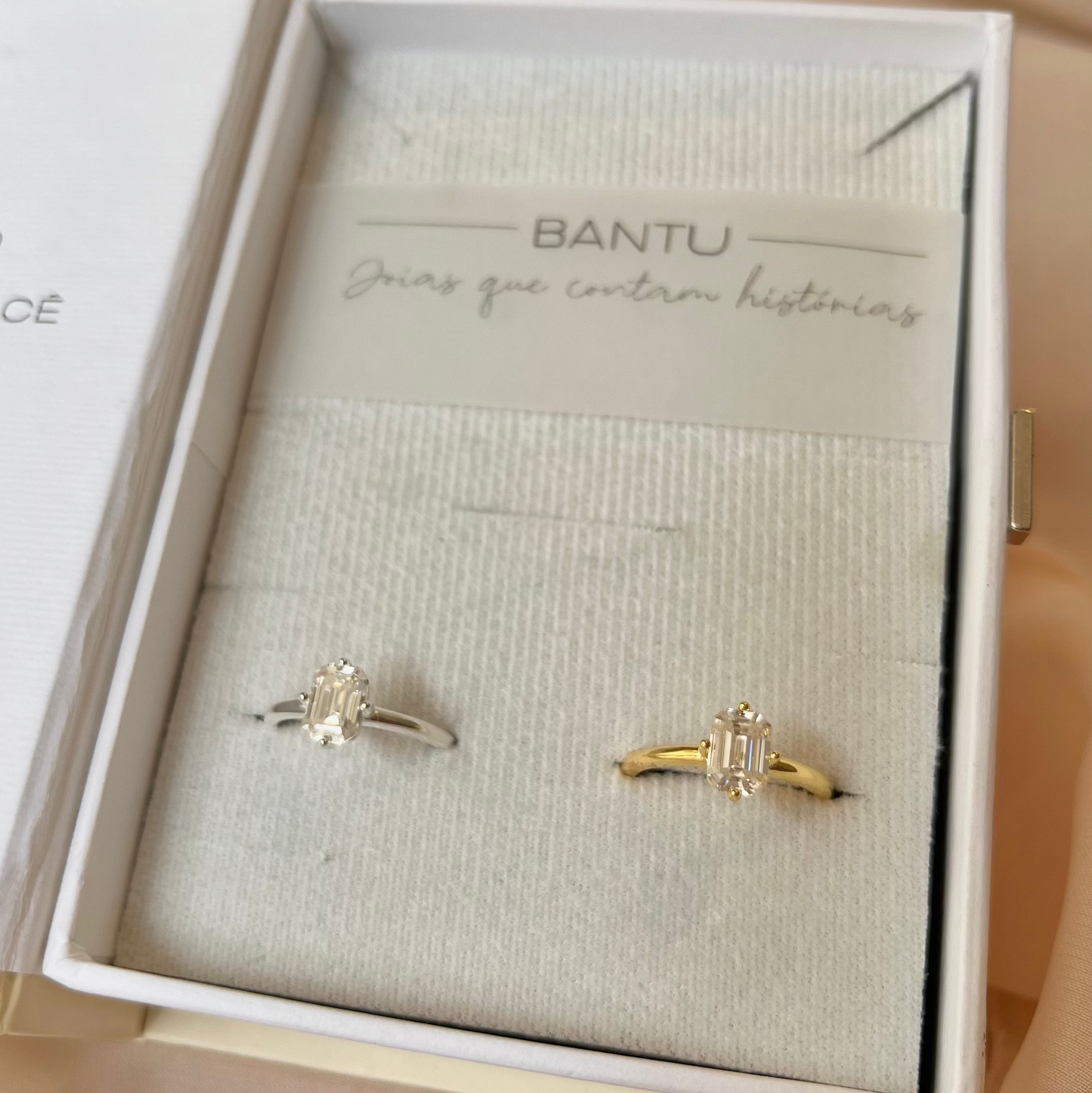 Anel Solitário Moissanite Emerald Cut