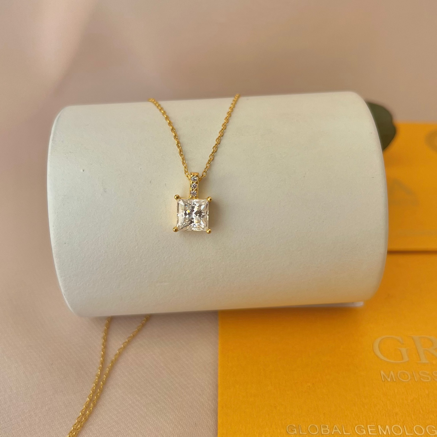 Colar Moissanite Princess Cut