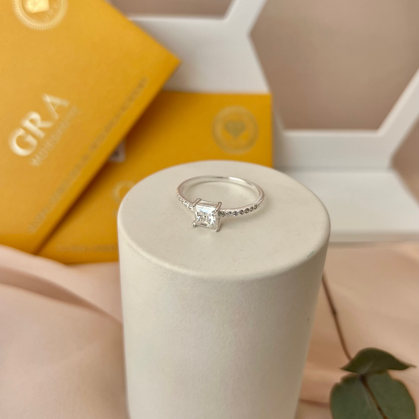 Anel Solitário Moissanite Princess Cut