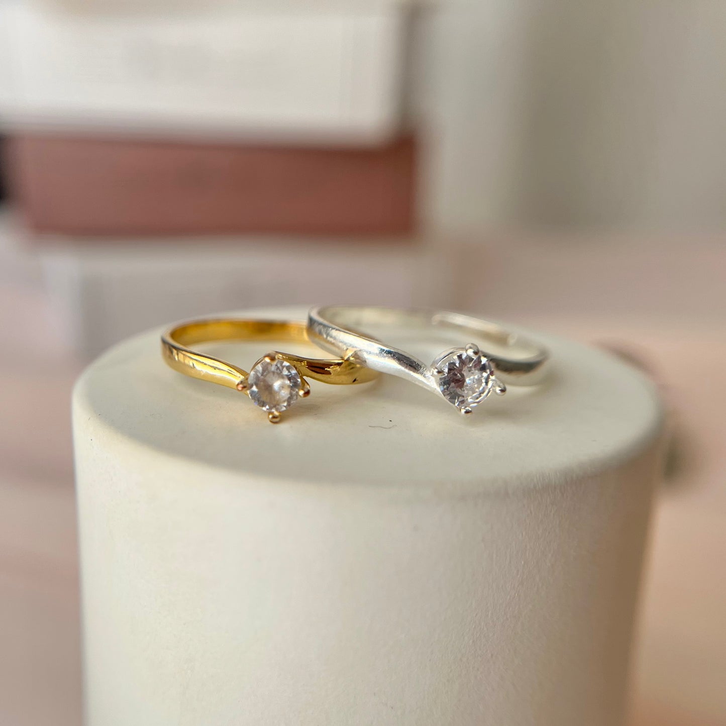 Anel Solitário Torcido 4 mm