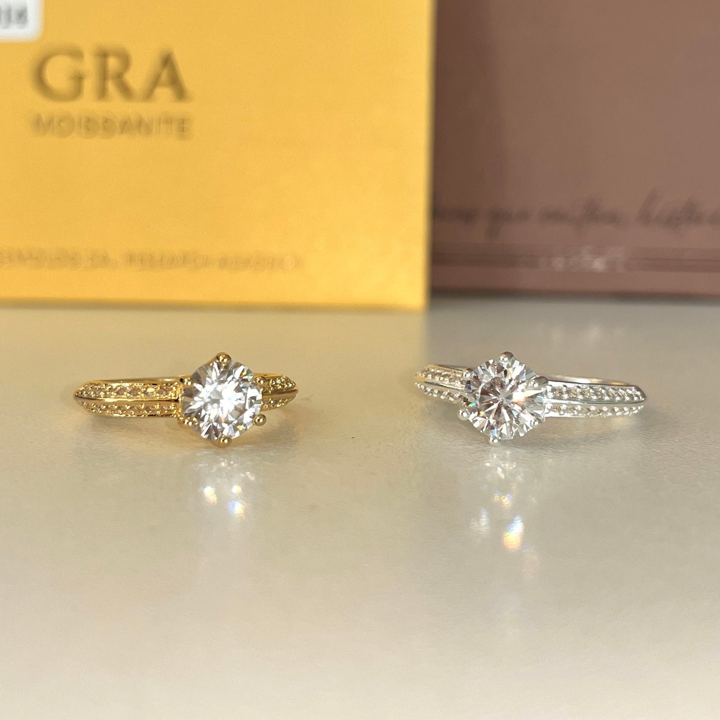 Anel Solitário Moissanite Diamond Cut Cravejado